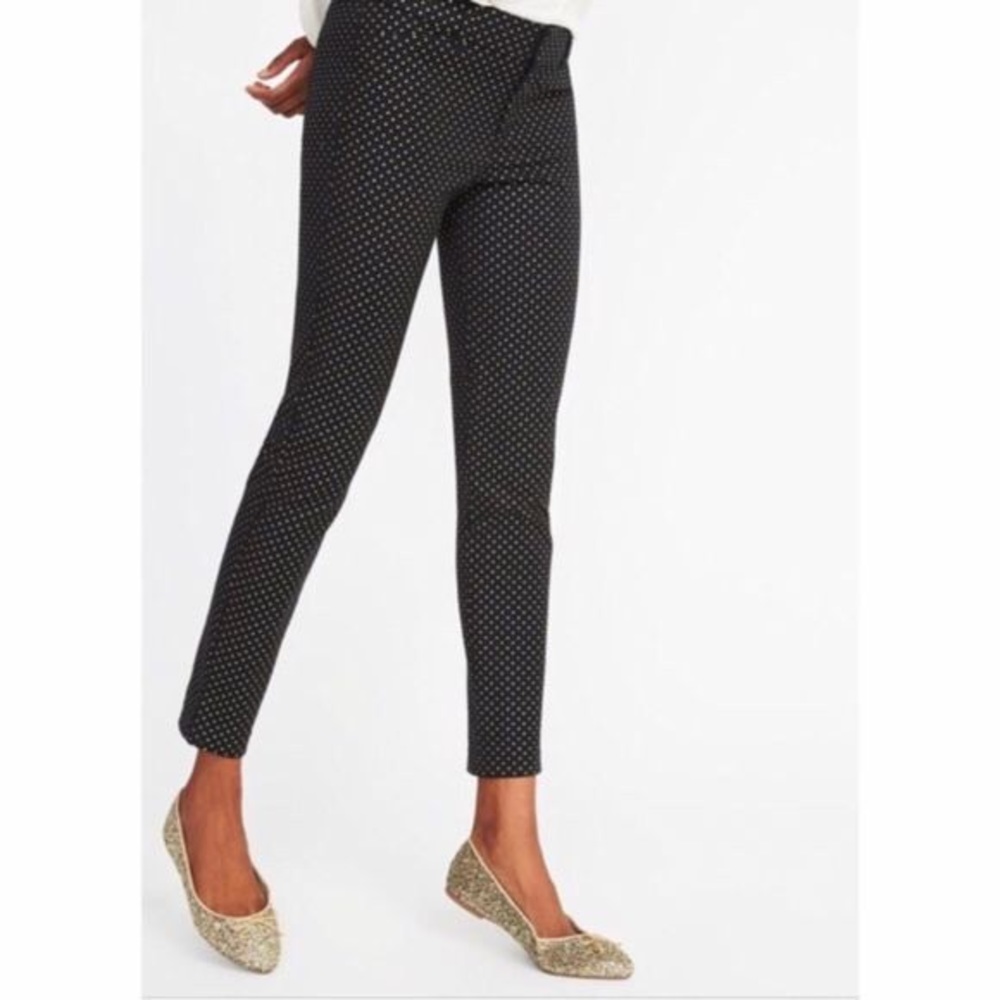 Old Navy black pixie pants with Black polka dots